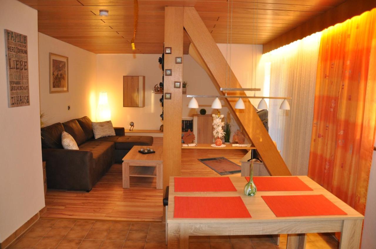 Rentrisch Am Waldrand Apartment Sankt Ingbert Exterior photo